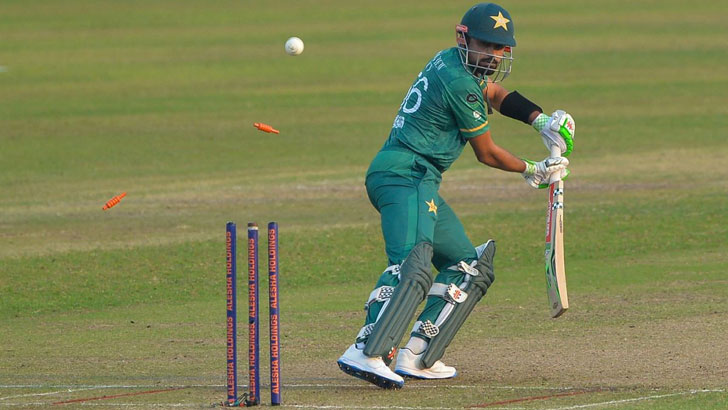 টেস্টে ১ নম্বর ব্যাটসম্যান লাবুশেন, টি-টোয়েন্টিতে বাবর আজম