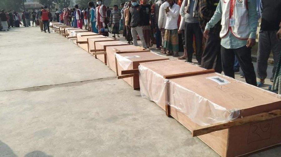 লঞ্চে আগুন: বরগুনায় গণকবরে দাফন হবে ৩০ জনের