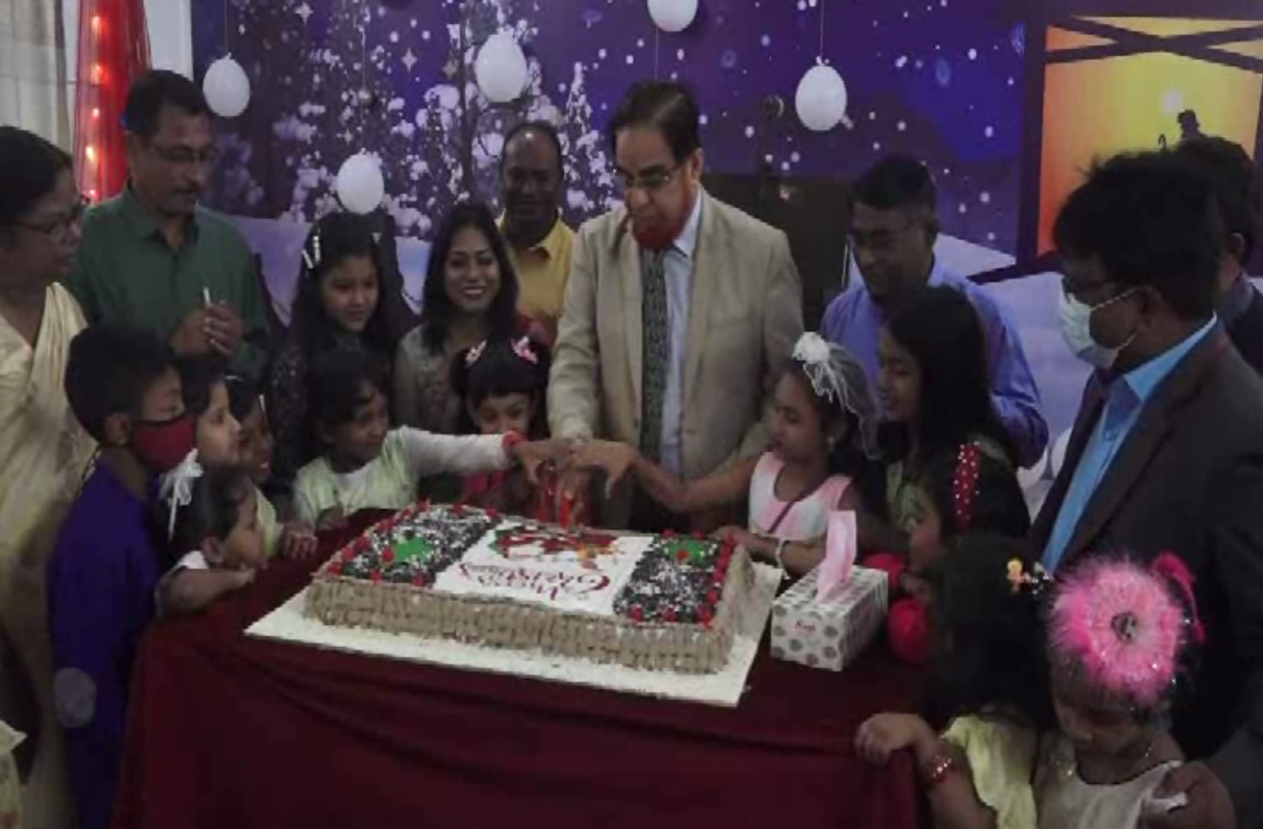 কুমিল্লায় খ্রিষ্টধর্মাবলম্বীদের প্রধান ধর্মীয় উৎসব বড়দিন পালন 