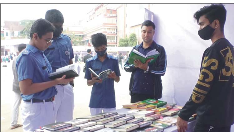কুমিল্লায় বঙ্গবন্ধু ও স্বাধীনতা বই মেলার উদ্বোধন