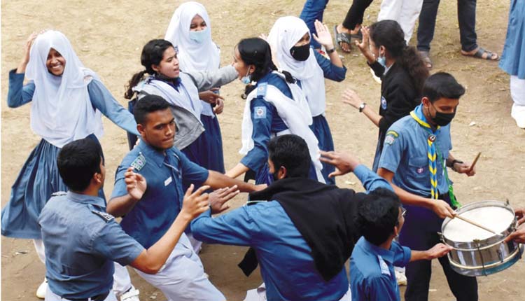 পাশের হার-জিপিএ ৫ বেড়েছে কুমিল্লায়