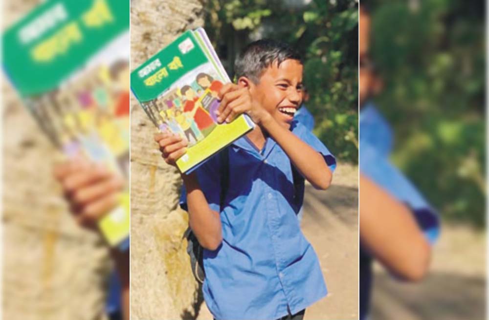 নতুন বইয়ের গন্ধে শুরু নতুন বছর