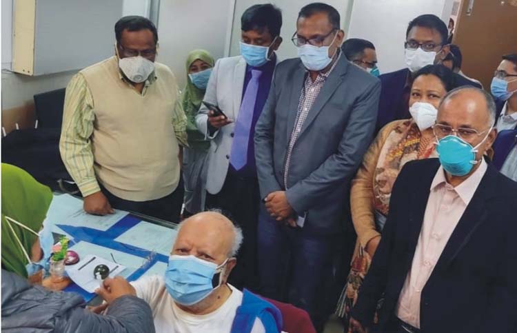 কুমিল্লায় প্রকরোনা টিকার বুস্টার দেয়া শুরু