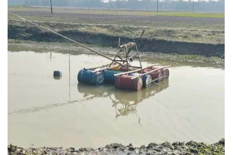দাউদকান্দিতে অবৈধভাবে মাটি উত্তোলন করায় ইউপি সদস্যকে অর্থদণ্ড