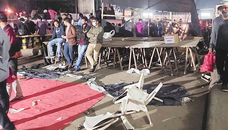 ঢাবির টিএসসিতে কাওয়ালির আসরে হামলা