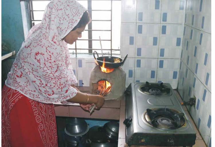 গ্যাসের দাম বাড়ানোর বিরুদ্ধে ব্যবসায়ীরা