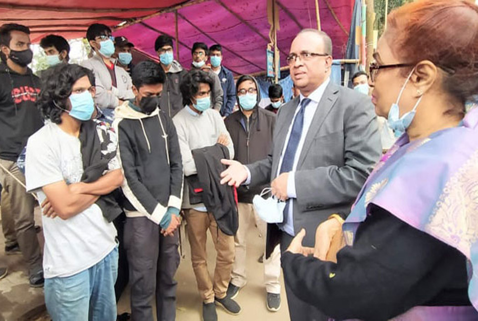 শাবিপ্রবি শিক্ষার্থীদের আন্দোলনে সংহতি জানালেন এমপি মোকাব্বির