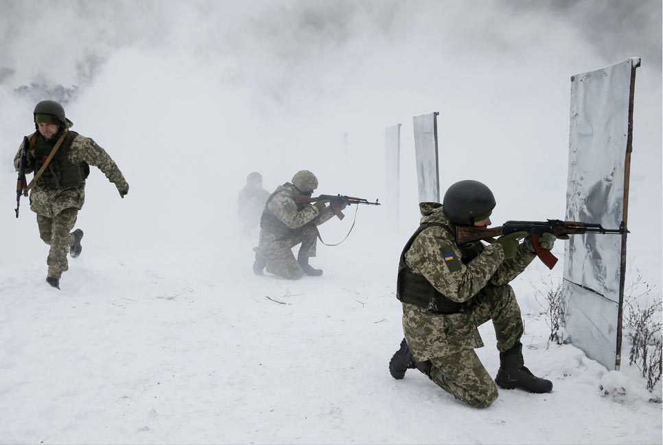 ইউক্রেনে সেনাসদস্যের গুলিতে ৫ সেনা নিহত