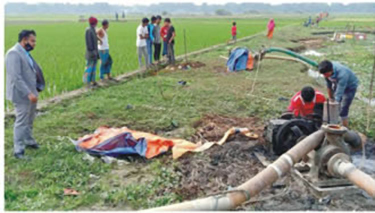 দাউদকান্দিতে অবৈধ ড্রেজার মেশিন জব্দ