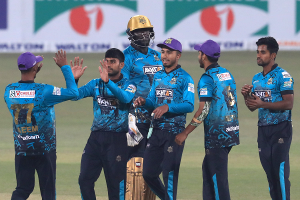 কুমিল্লাকে ব্যাটিংয়ে পাঠাল চট্টগ্রাম
