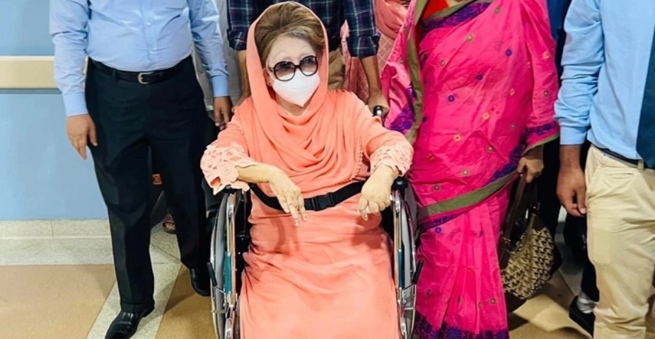 হাসপাতাল থেকে বিকেলে বাসায় ফিরবেন খালেদা