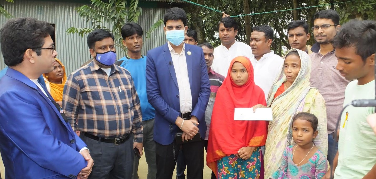 মুরাদনগরের আউয়ালের পরিবার পেল অনুদান