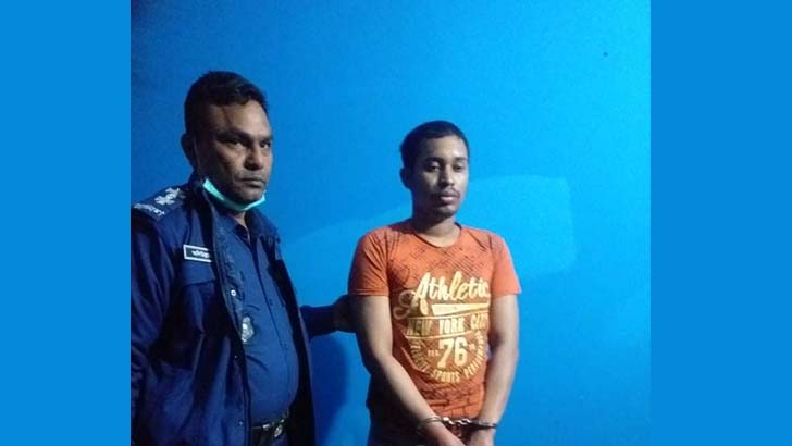 বৃদ্ধা মাকে কোপানোর পর কম্বলে মুড়িয়ে পুড়িয়ে হত্যা