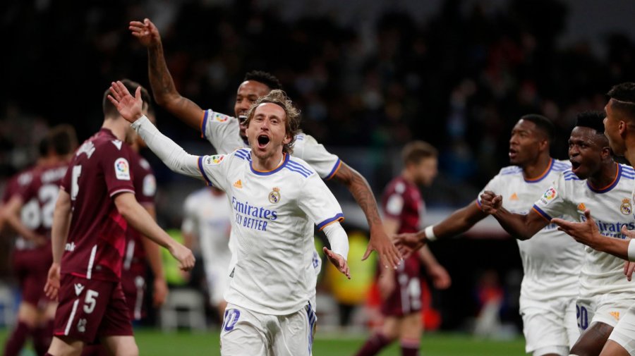 পিছিয়ে পড়েও গোল উৎসব রিয়ালের