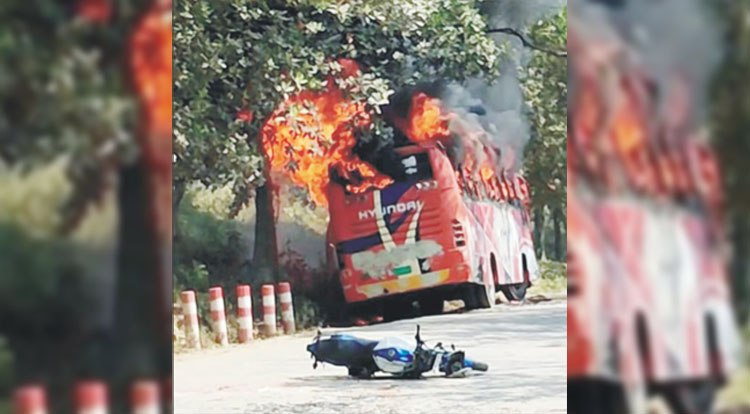 কুমিল্লায় বাস চাপায় ২ কলেজ ছাত্র ও অবসরপ্রাপ্ত সেনা কর্মকর্তা নিহত