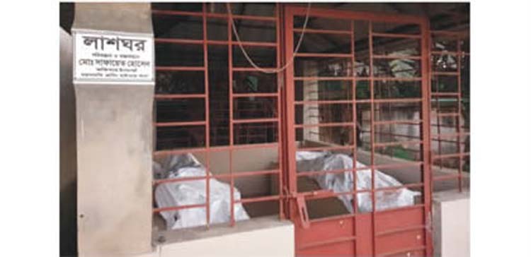 গাড়ি চাপায় মোটরসাইকেল আরোহী স্বামী-স্ত্রী নিহত