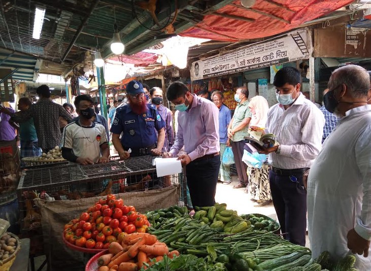 কুমিল্লায় ৫ প্রতিষ্ঠানকে জরিমানা