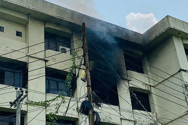 নোবিপ্রবির প্রশাসনিক ভবনে অগ্নিকাণ্ড