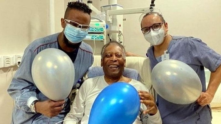 বাড়ি ফিরলেন পেলে