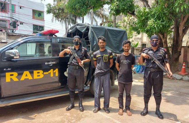 কুমিল্লায় ২০ কেজি গাঁজাসহ গ্রেফতার ২