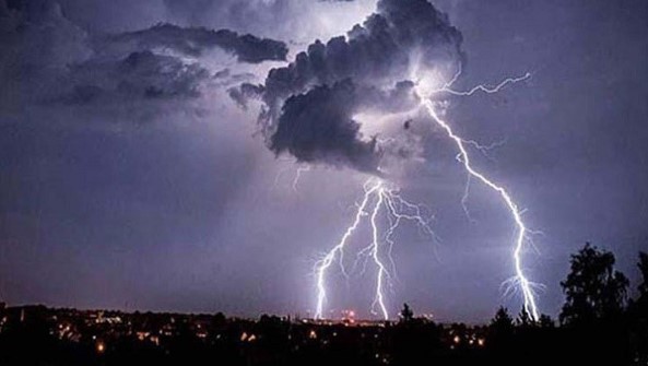 ব্রাহ্মণপাড়ায় বজ্রপাতে এক শ্রমিক নিহত, আহত ১ 