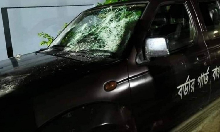 কুমিল্লায় মাদকবিরোধী অভিযানে বিজিবির ওপর হামলা