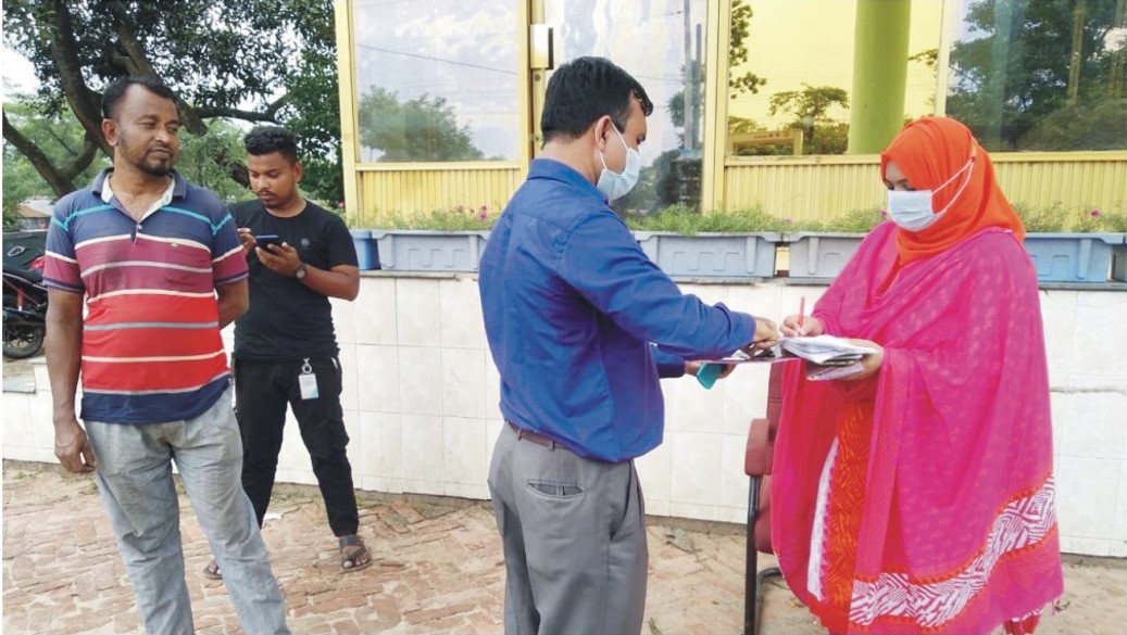 বুড়িচংয়ে ভ্রাম্যমাণ আদালতের অভিযানে ৩৪০০ টাকা জরিমানা আদায় 