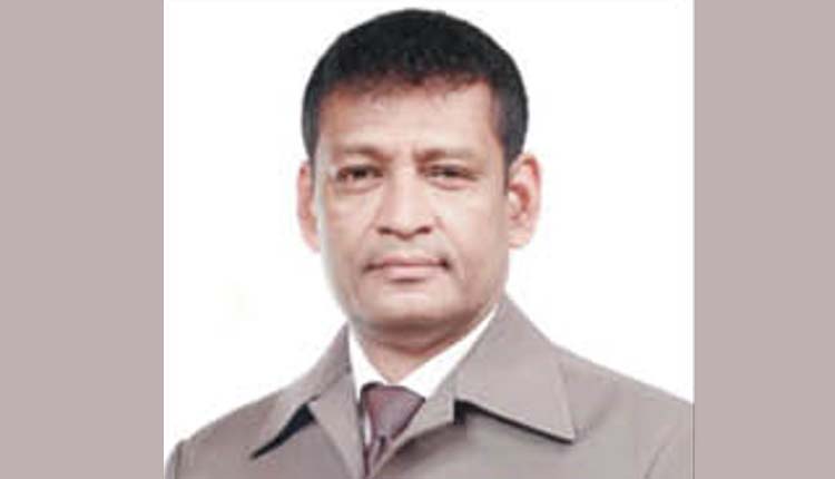 পদত্যাগ করলেন আমিরুজ্জামান