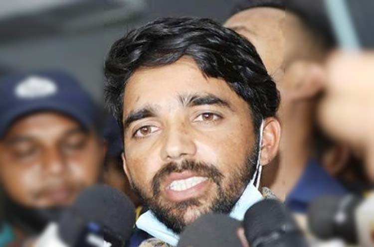 অধিনায়কত্ব ছেড়ে দিলেন মুমিনুল হক