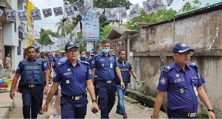 নির্বাচনকে ঘিরে আইনশৃঙ্খলাবাহিনীর টহল