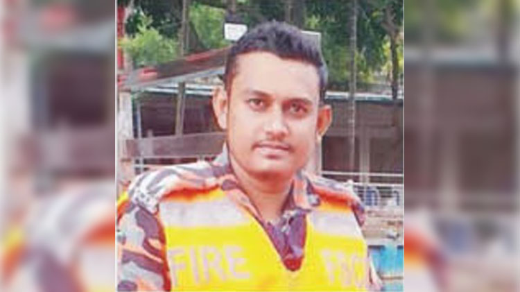 সন্তানের মুখ দেখা হলো না ফায়ারম্যান মনিরুজ্জামানের