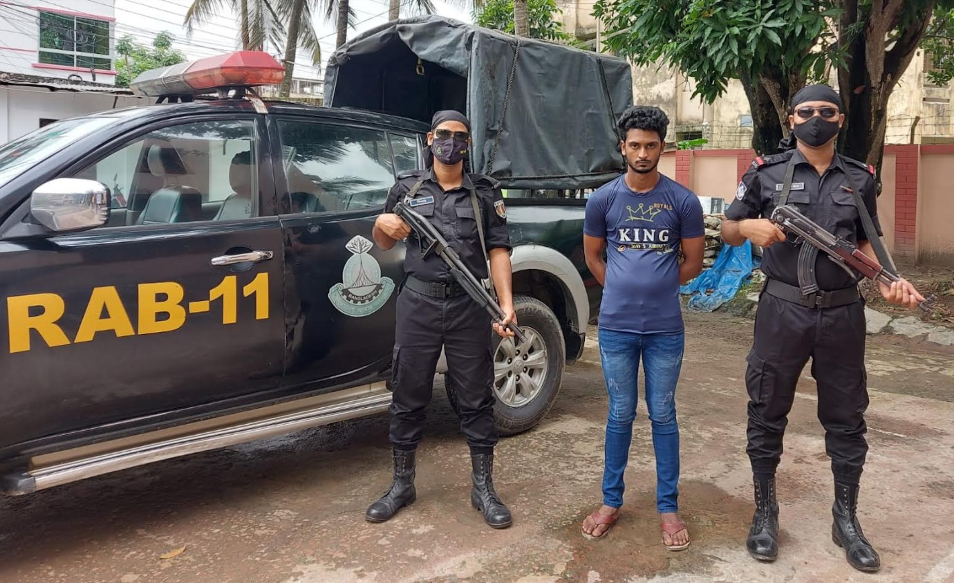 কুমিল্লায় ফেনসিডিলসহ যুবক গ্রেফতার