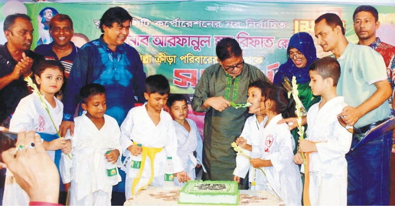 কুমিল্লা ক্রীড়া পরিবারের পক্ষ থেকে মেয়র রিফাতকে সংবর্ধনা প্রদান