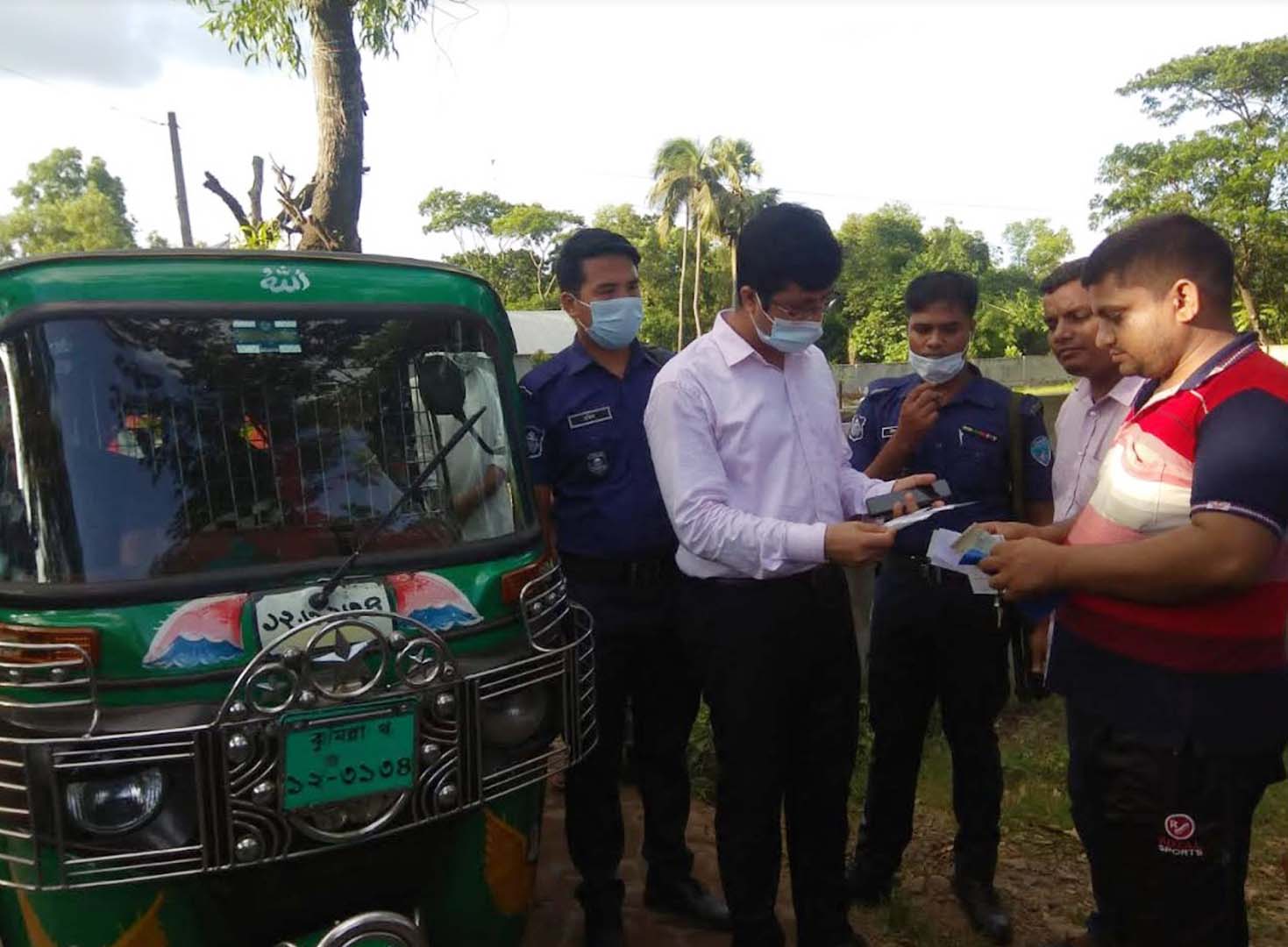 বুড়িচংয়ে সিএনজি অটোরিকশায় অতিরিক্ত ভাড়া আদায়সহ বিভিন্ন অভিযোগে ২২ হাজার টাকা জরিমানা