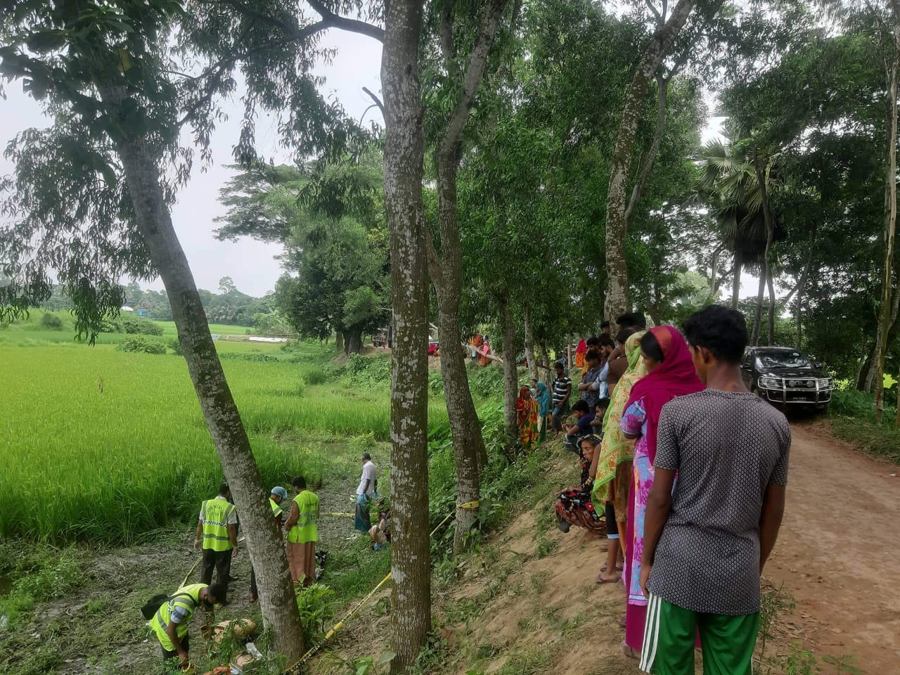 দাউদকান্দিতে বস্তাবন্দি অর্ধ গলিত মরদেহ উদ্ধার 