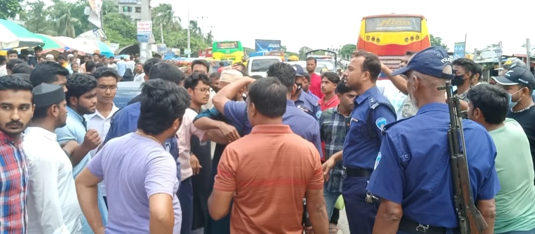 দাউদকান্দিতে গণ অধিকার পরিষদের বিক্ষোভ সমাবেশ ছত্রভঙ্গ