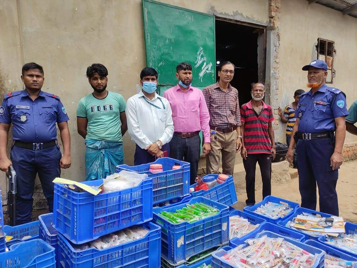 কুমিল্লায় ক্ষতিকর উপাদান দিয়ে আইসক্রিম তৈরি, প্রতিষ্ঠান সিলগালা