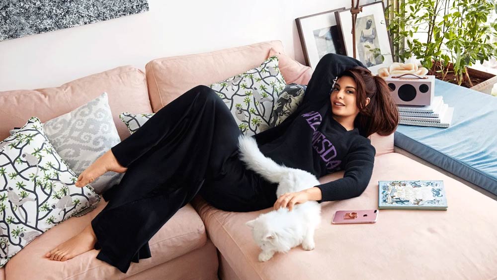 জন্মদিনে নিজের সাত কোটির ফ্ল্যাটে জ্যাকলিন!