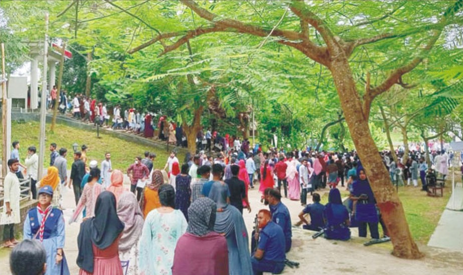 গুচ্ছ পদ্ধতিতে ভর্তি পরীক্ষা ‘খ’ ইউনিটে কুমিল্লা বিশ্ববিদ্যালয় কেন্দ্রে উপস্থিতি ৯৪ শতাংশ