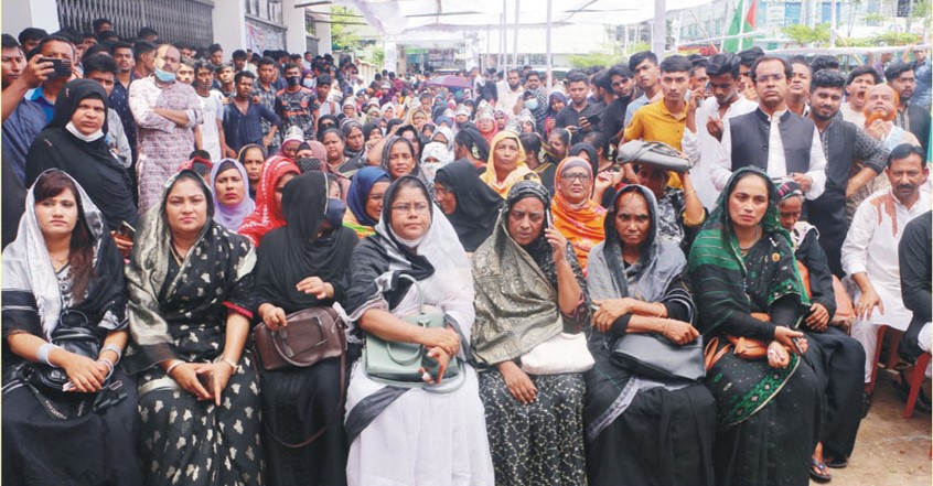 শোক-শ্রদ্ধায় বঙ্গবন্ধুকে স্মরণ