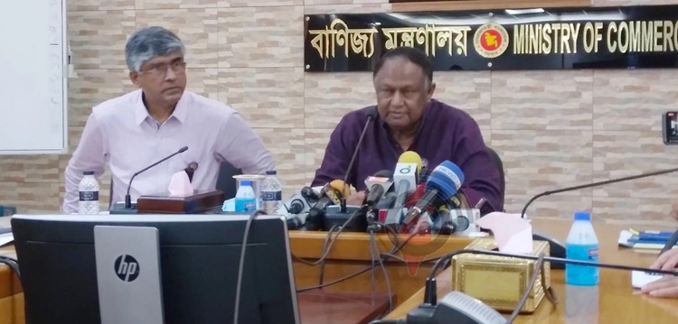 তেলের দাম বাড়ায় ব্যবসায়ীরা সুযোগ নিচ্ছেন: বাণিজ্যমন্ত্রী