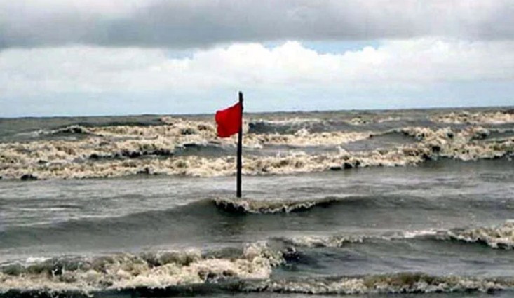 সাগরে নিম্নচাপ, উপকূলীয় ১৫ জেলায় জলোচ্ছ্বাসের শঙ্কা