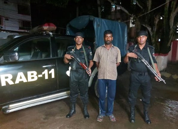 কুমিল্লায় গাঁজাসহ মাদক ব্যবসায়ী আটক