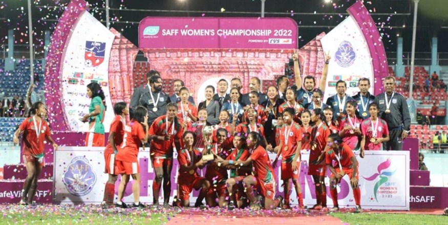 দেশে ফিরলো ইতিহাসগড়া নারী দল