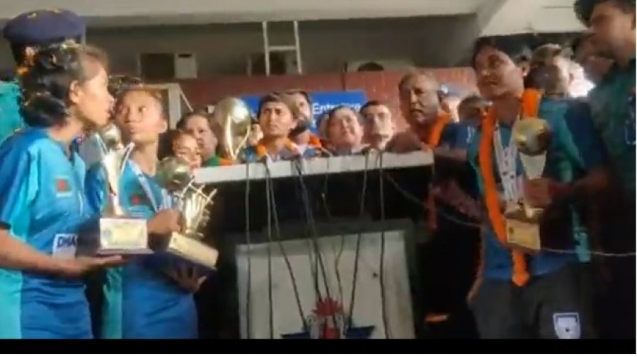 ‘এই ট্রফি বাংলাদেশের ১৮ কোটি মানুষের’