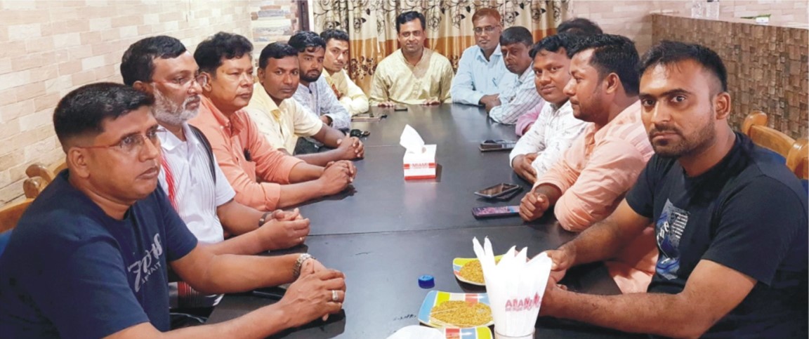  চান্দিনায় কর্মরত সাংবাদিকদের সাথে জেলা পরিষদ প্রার্থী তুহিনের মতবিনিময়
