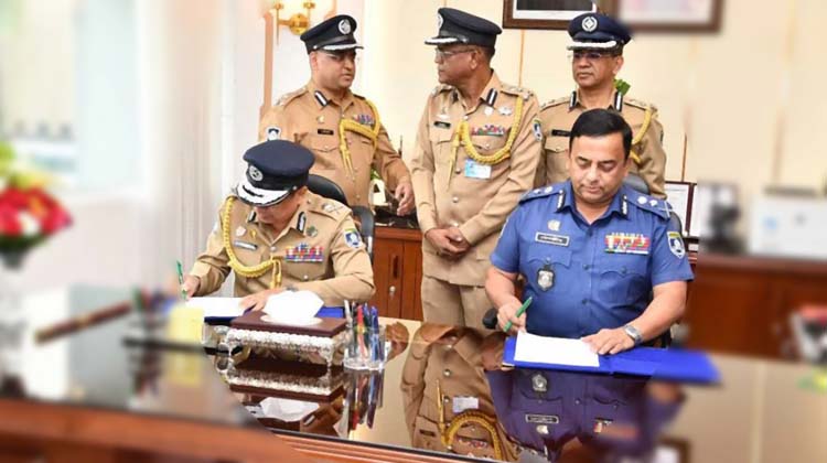 পুলিশের নেতৃত্ব বুঝে নিলেন আবদুল্লাহ আল-মামুন