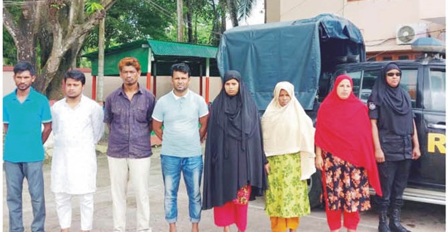 শান্তিরক্ষী মিশনে নিহত সেনা কর্মকর্তার স্ত্রী পরিচয়ে প্রতারণা, গ্রেফতার ৭ 