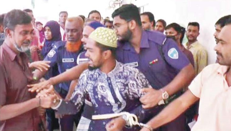 কানের দুল ছিনিয়ে নিতে গৃহিণীকে হত্যা 