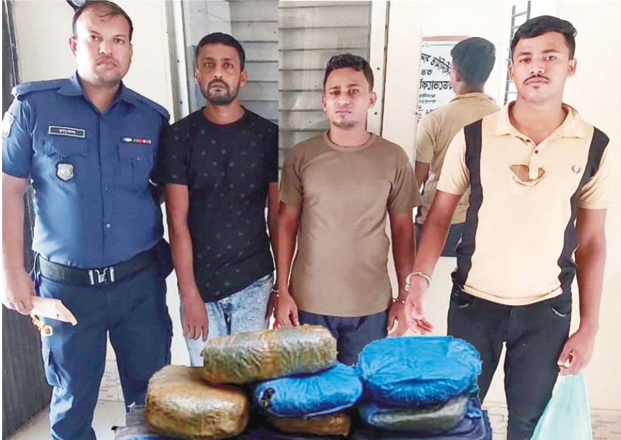 কুমিল্লা সদর দক্ষিণে ১৬ কেজি গাঁজাসহ তিনজন গ্রেফতার
